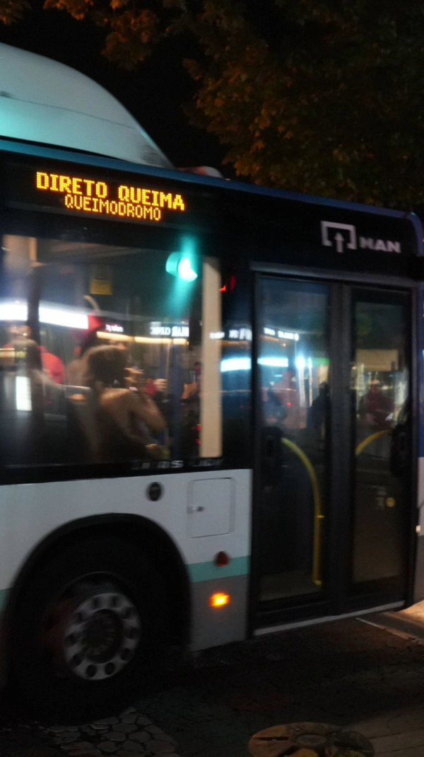 autocarro queima das fitas